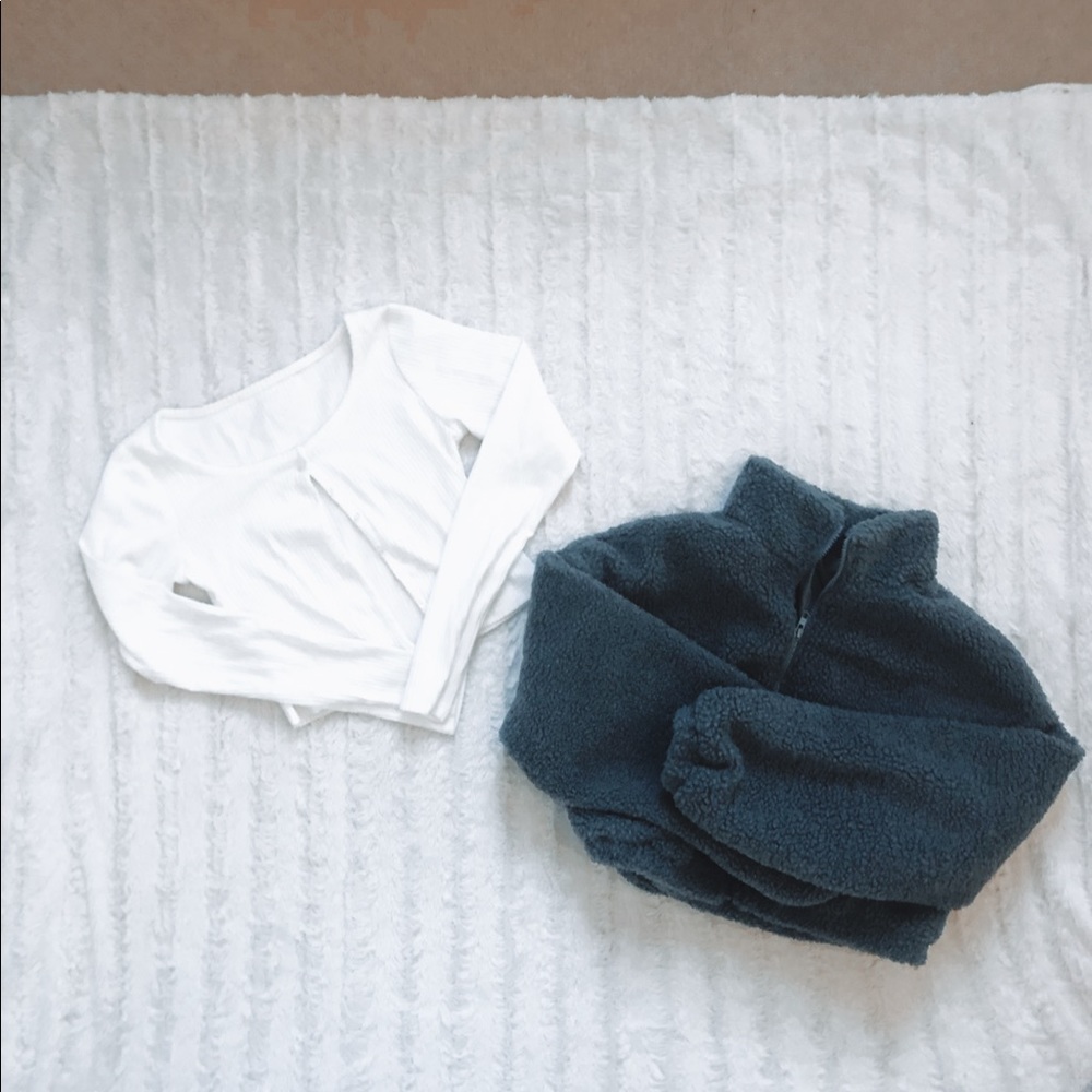 🌀🥥SHEIN XS blue & white sweatshirt bundle🥥🌀